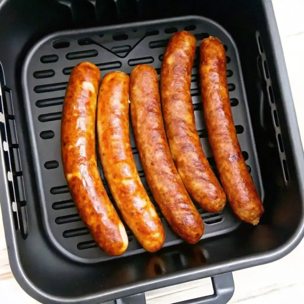 Currywurst im Airfryer: Der Berliner Imbiss-Klassiker für zu Hause