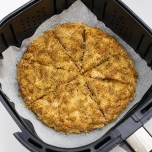 Protein Pizza im Airfryer goldbraun gebacken